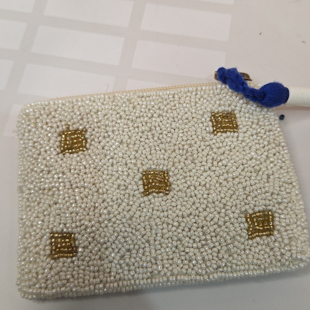 💙🔹️America & Beyond🔹️ Beaded Evil Eye Coin Pouch - White & Blue - Picture 3 of 4
